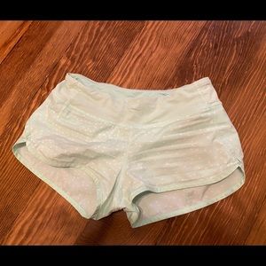 Lululemon speed shorts size 4 mint green polka dot